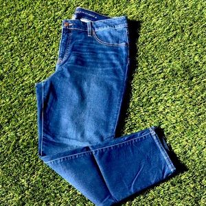 Chico’s So Slimming Girlfriend Slim Leg Ankle size 2.5R